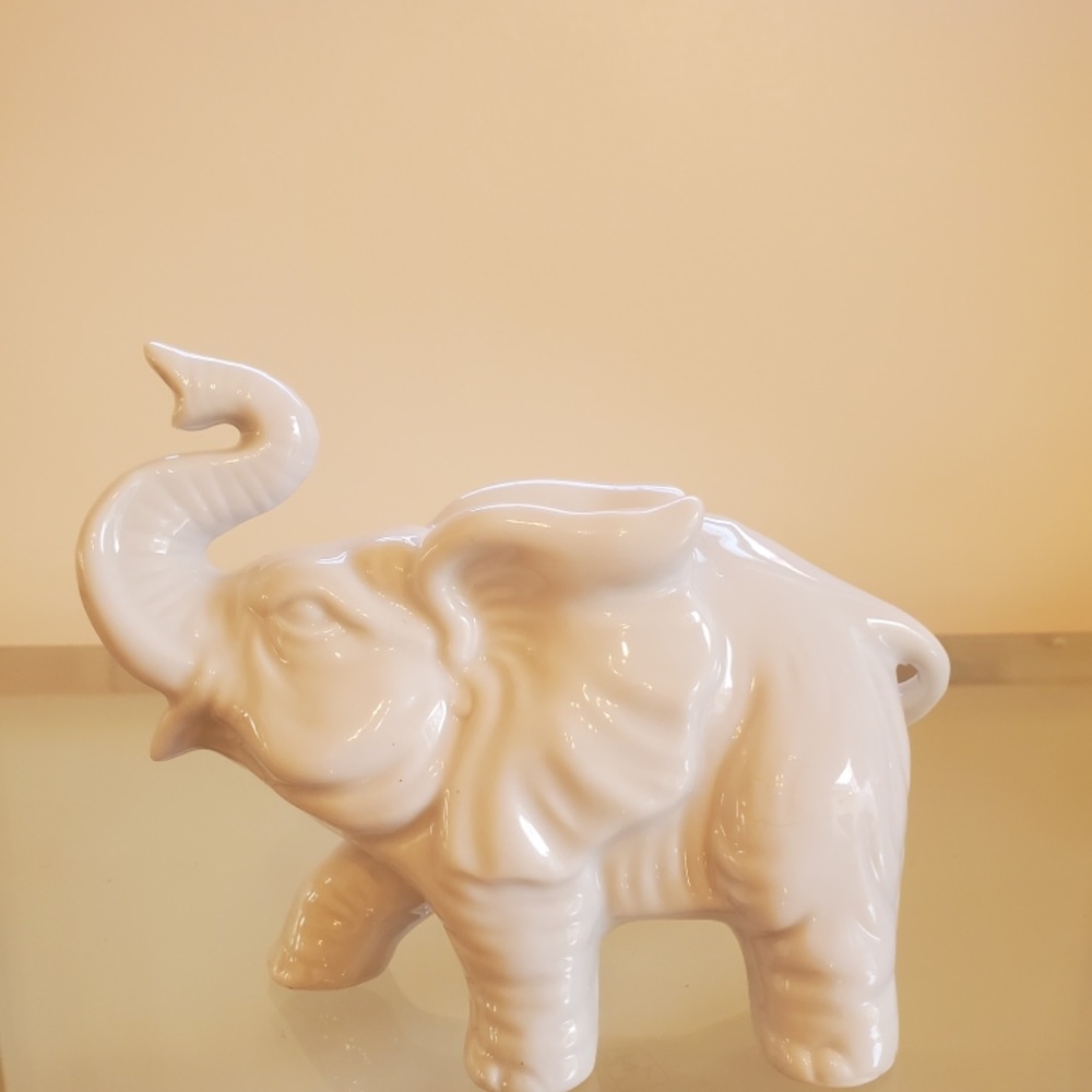 Toyo Japan elephant figurine